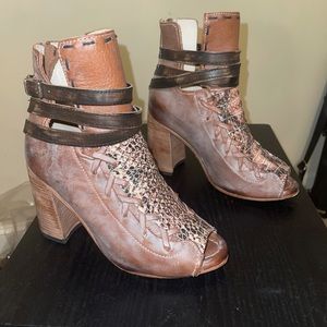 sold: Freebird by Steven Eagle pink multi